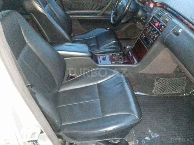 Mercedes E 240 2001, 220,000 km - 2.6 l - Masallı