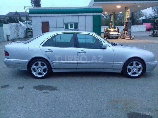 Mercedes E 240 2001, 220,000 km - 2.6 l - Masallı
