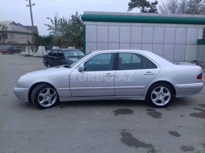 Mercedes E 240 2001, 220,000 km - 2.6 l - Masallı