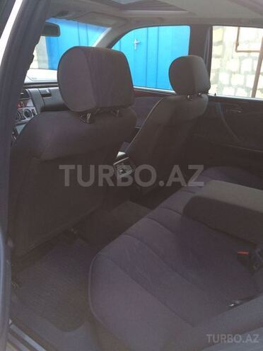 Mercedes E 200 2002, 160,000 km - 2.0 l - Bakı
