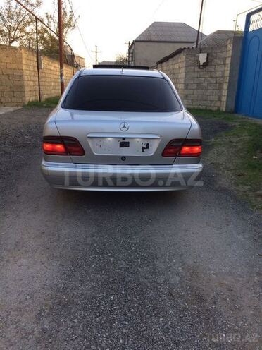 Mercedes E 200 2002, 160,000 km - 2.0 l - Bakı