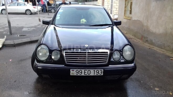 Mercedes E 220 1999, 230,000 km - 2.2 l - Bakı
