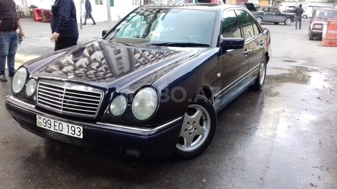 Mercedes E 220 1999, 230,000 km - 2.2 l - Bakı