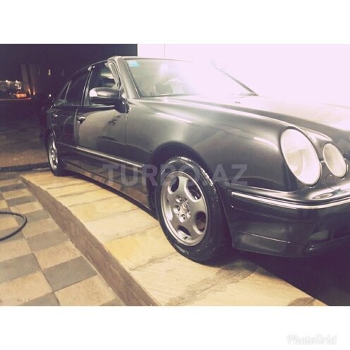 Mercedes E 270 2001, 290,000 km - 0.3 l - Bakı
