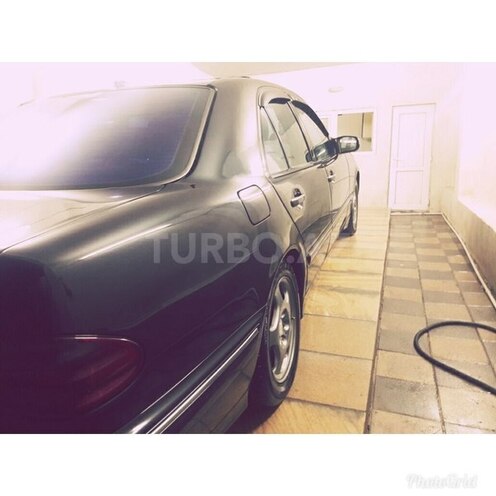 Mercedes E 270 2001, 290,000 km - 0.3 l - Bakı