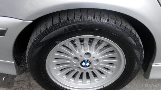 BMW 528 1997, 350,000 km - 2.8 l - Bakı