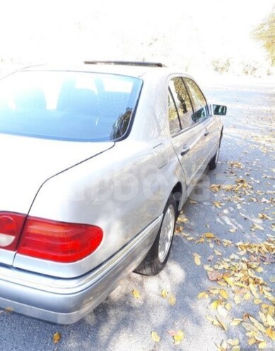 Mercedes E 240 1999, 249,000 km - 2.4 l - Qəbələ