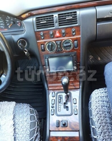 Mercedes E 240 1999, 249,000 km - 2.4 l - Qəbələ