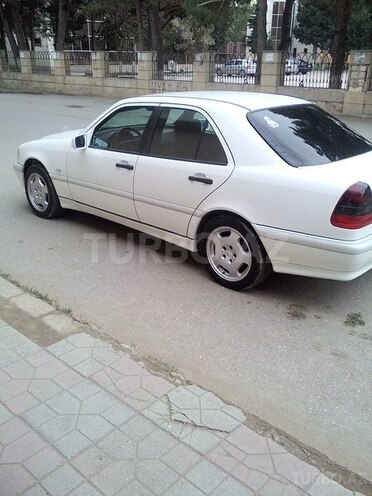Mercedes C 200 2000, 118,000 km - 2.0 l - Sumqayıt