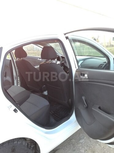 Hyundai Accent 2013, 86,675 km - 1.6 л - Göygöl