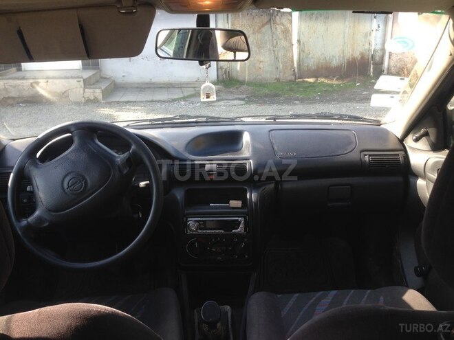 Opel Astra 1995, 365,854 km - 1.6 л - Quba