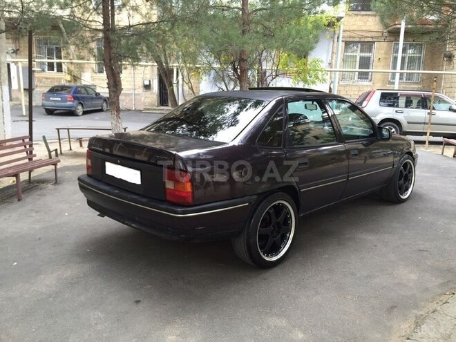 Opel Vectra 1994, 258,000 km - 2.0 л - Sumqayıt