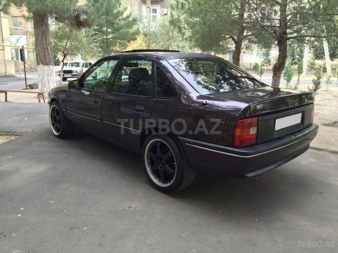 Opel Vectra 1994, 258,000 km - 2.0 л - Sumqayıt