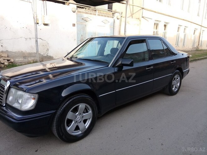 Mercedes  1990, 100,000 km - 2.6 л - Gəncə