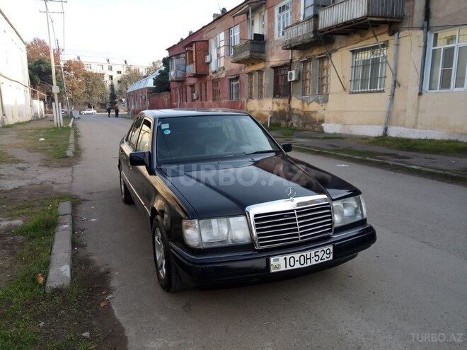 Mercedes  1990, 100,000 km - 2.6 л - Gəncə