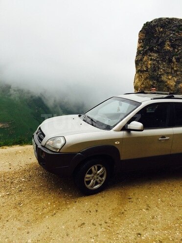 Hyundai Tucson 2006, 220,000 km - 2.0 l - Qusar