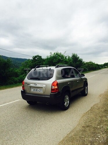 Hyundai Tucson 2006, 220,000 km - 2.0 l - Qusar