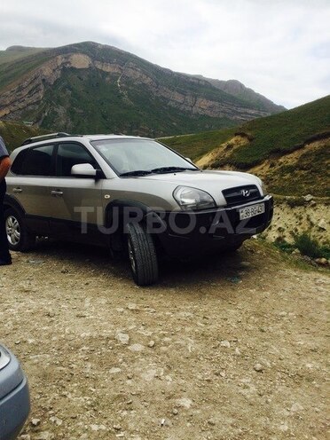 Hyundai Tucson 2006, 220,000 km - 2.0 l - Qusar