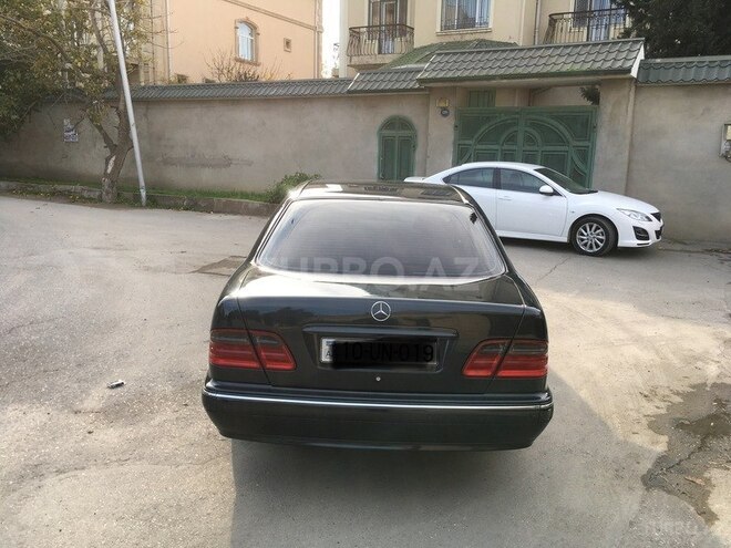 Mercedes E 240 1999, 237,800 km - 2.4 l - Bakı
