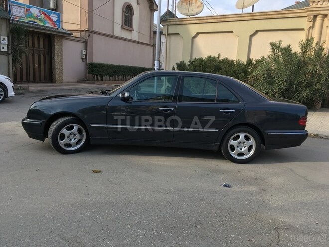 Mercedes E 240 1999, 237,800 km - 2.4 l - Bakı