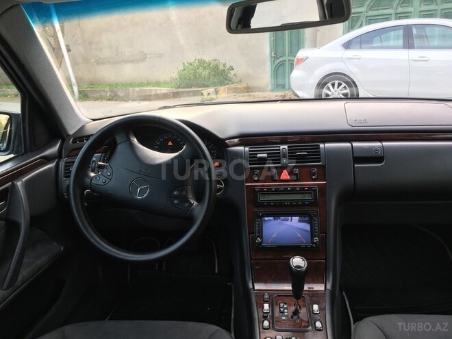 Mercedes E 240 1999, 237,800 km - 2.4 l - Bakı