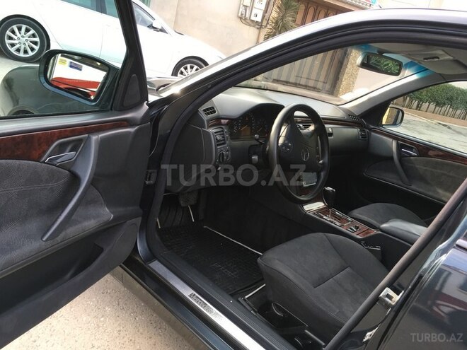 Mercedes E 240 1999, 237,800 km - 2.4 l - Bakı