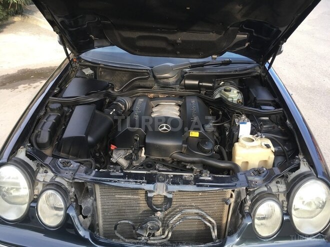 Mercedes E 240 1999, 237,800 km - 2.4 l - Bakı