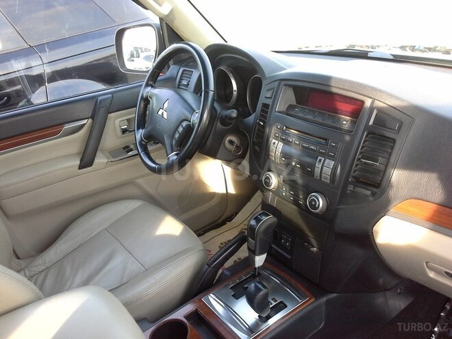 Mitsubishi Pajero 2008, 130,000 km - 3.0 l - Bakı