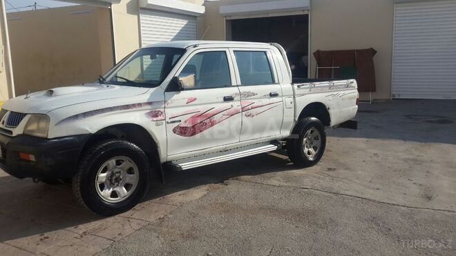 Mitsubishi L200 2004, 280,000 km - 2.5 l - Bakı