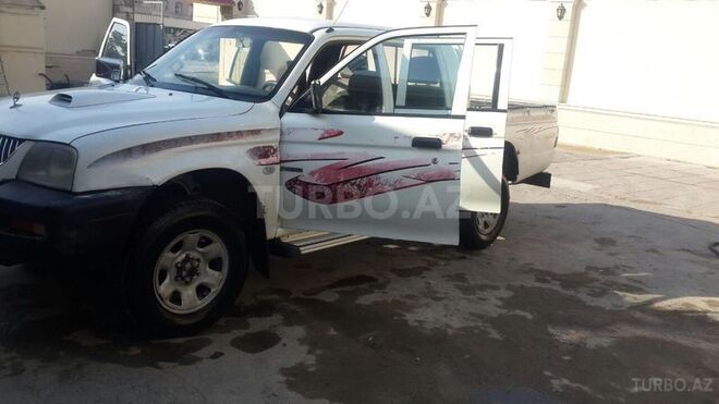 Mitsubishi L200 2004, 280,000 km - 2.5 l - Bakı