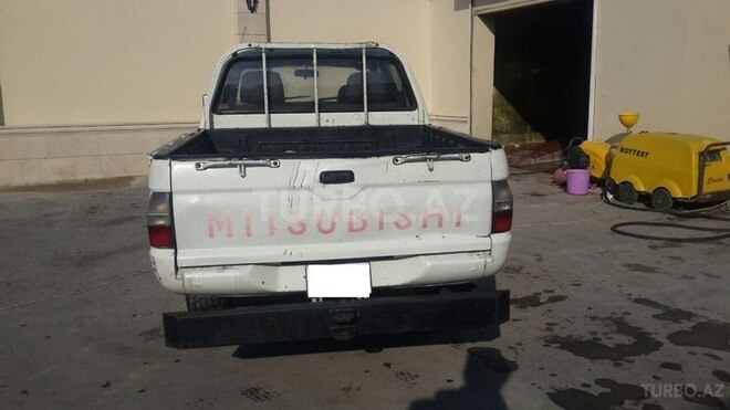 Mitsubishi L200 2004, 280,000 km - 2.5 l - Bakı