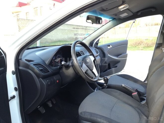 Hyundai Accent 2013, 86,680 km - 1.6 l - Gəncə