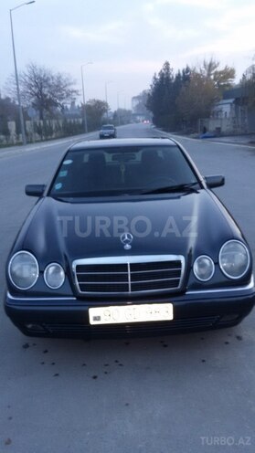 Mercedes E 230 1995, 28,000 km - 2.3 л - Mingəçevir