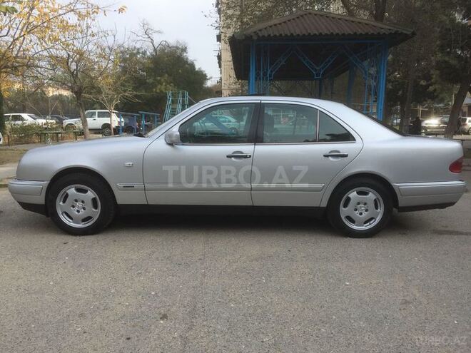 Mercedes E 230 1996, 327,580 km - 2.3 l - Bakı