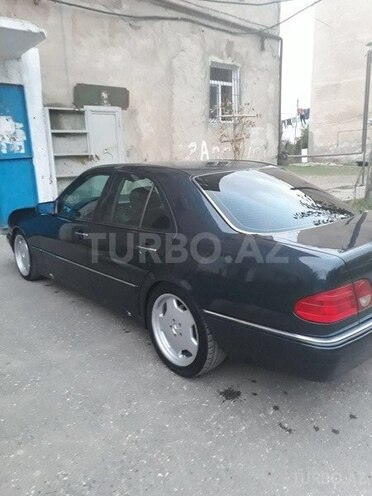 Mercedes E 280 1996, 275,000 km - 2.8 l - Sumqayıt