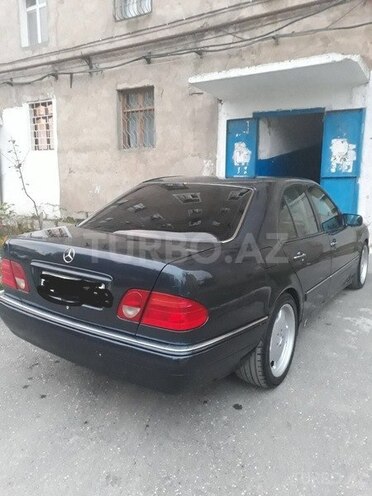 Mercedes E 280 1996, 275,000 km - 2.8 l - Sumqayıt