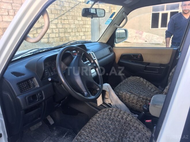Mitsubishi Pajero io 2004, 178,000 km - 2.0 l - Bakı