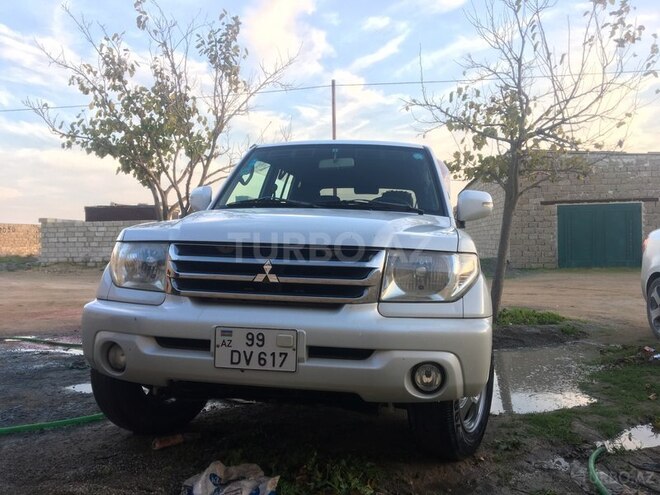 Mitsubishi Pajero io 2004, 178,000 km - 2.0 l - Bakı