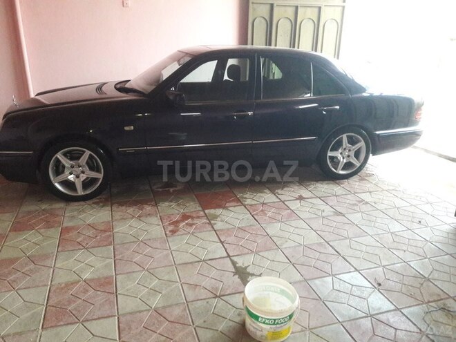 Mercedes E 230 1996, 256,000 km - 2.3 л - Bakı