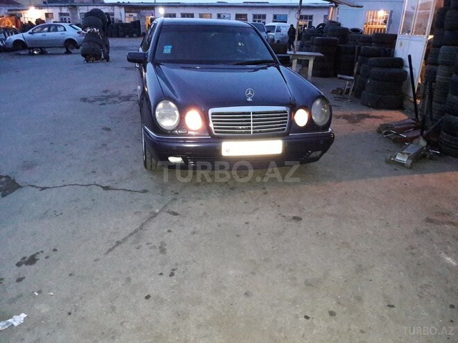 Mercedes E 230 1996, 256,000 km - 2.3 л - Bakı