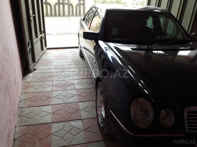 Mercedes E 230 1996, 256,000 km - 2.3 л - Bakı