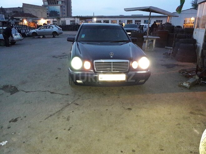 Mercedes E 230 1996, 259,000 km - 2.3 l - Bakı