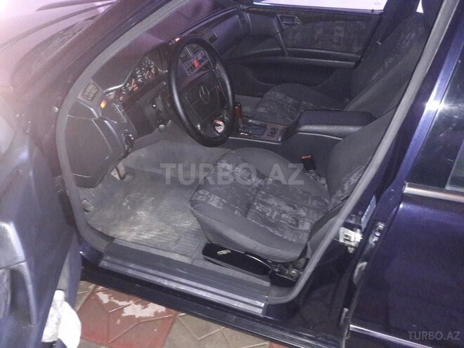 Mercedes E 230 1996, 259,000 km - 2.3 l - Bakı