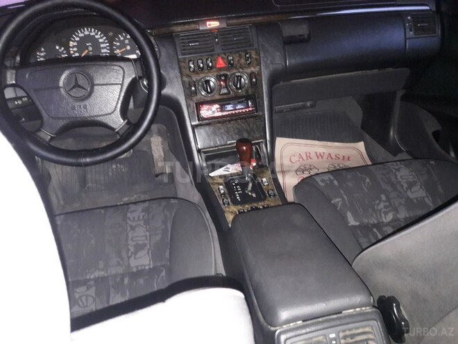 Mercedes E 230 1996, 259,000 km - 2.3 l - Bakı