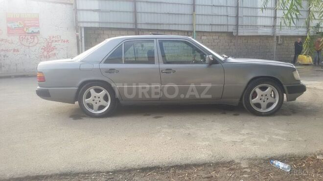 Mercedes E 230 1992, 220,000 km - 2.3 л - Bakı