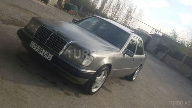Mercedes E 230 1992, 220,000 km - 2.3 л - Bakı