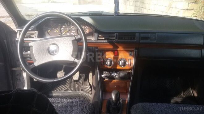 Mercedes E 230 1992, 220,000 km - 2.3 л - Bakı