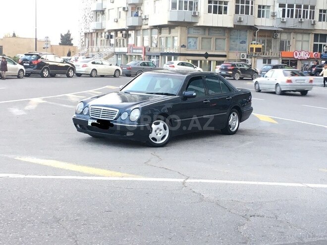 Mercedes E 220 1999, 329,001 km - 2.2 л - Bakı