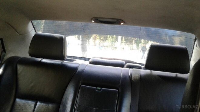 Mercedes E 220 2001, 325,000 km - 2.2 l - Bakı