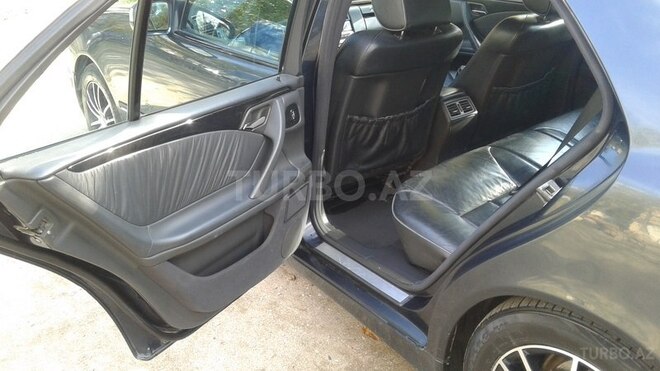 Mercedes E 220 2001, 325,000 km - 2.2 l - Bakı